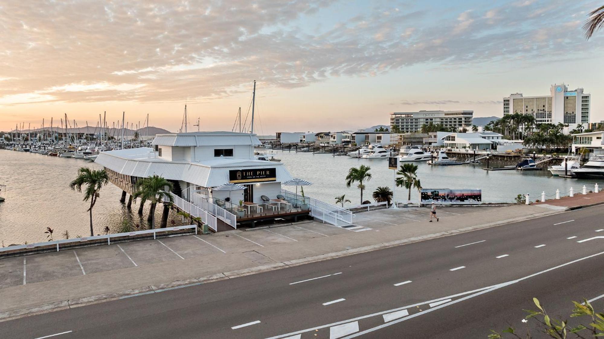 The Pier Pods On The Water- 50M From Townsville Bus Terminal And Ferry Terminal- Passport Id Requried Экстерьер фото