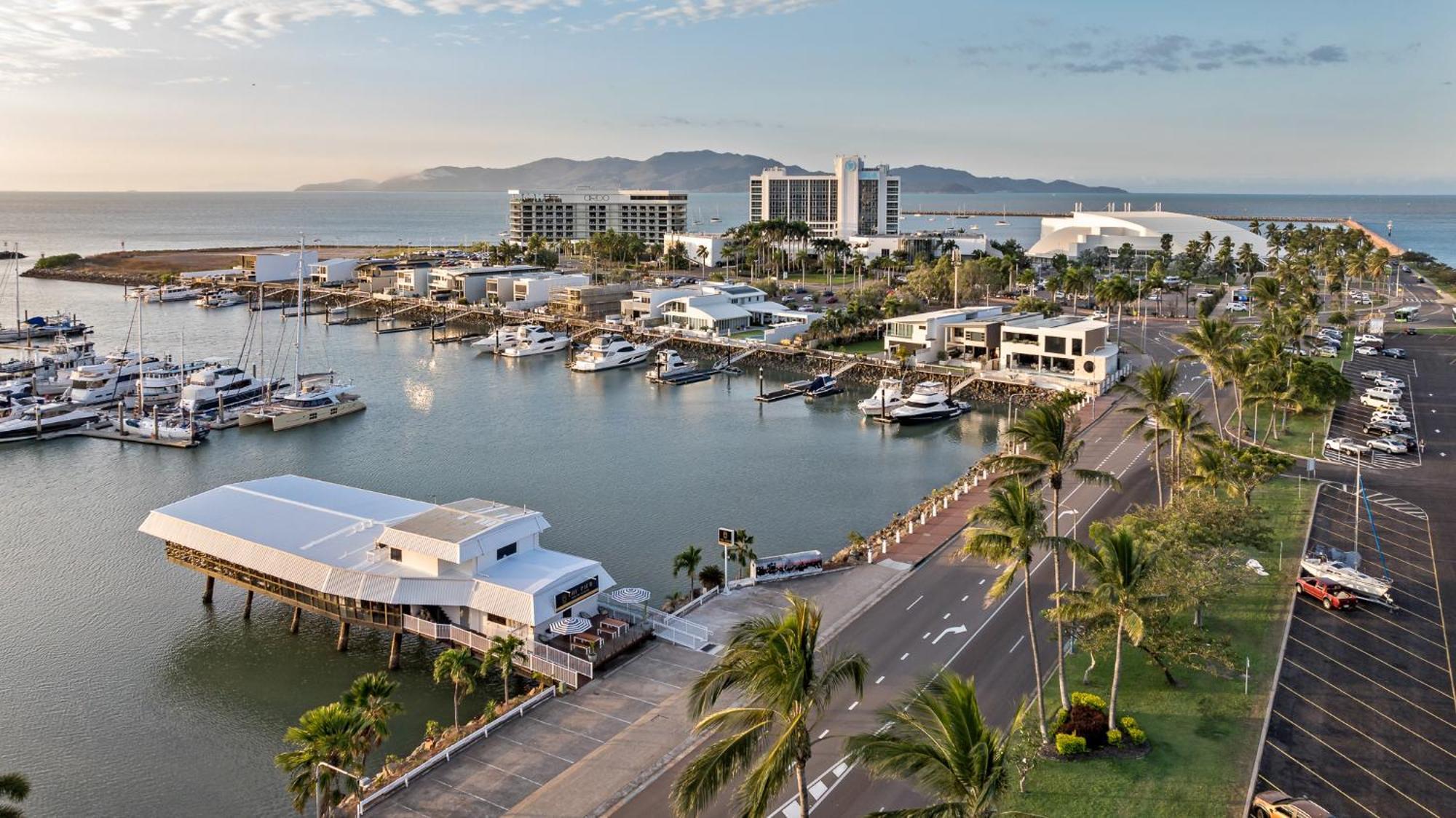 The Pier Pods On The Water- 50M From Townsville Bus Terminal And Ferry Terminal- Passport Id Requried Экстерьер фото